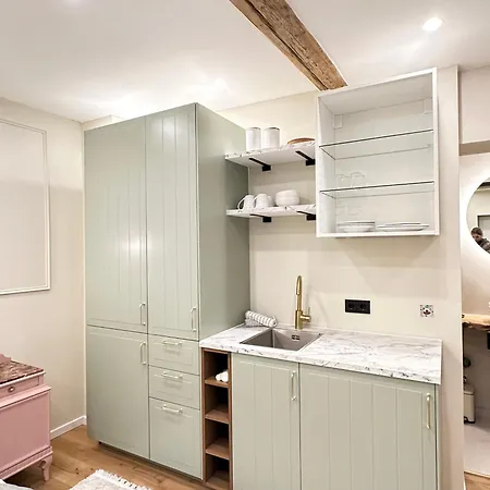10 - Klein Apartment