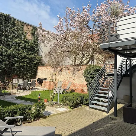 10 - Klein Apartment *